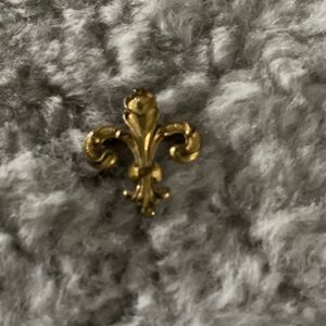 Elegant Gold Fleur-de-Lis Brooch Stamped Sterling 🌸🌹❤️